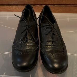 Born Women's Black leather Oxford Shoes